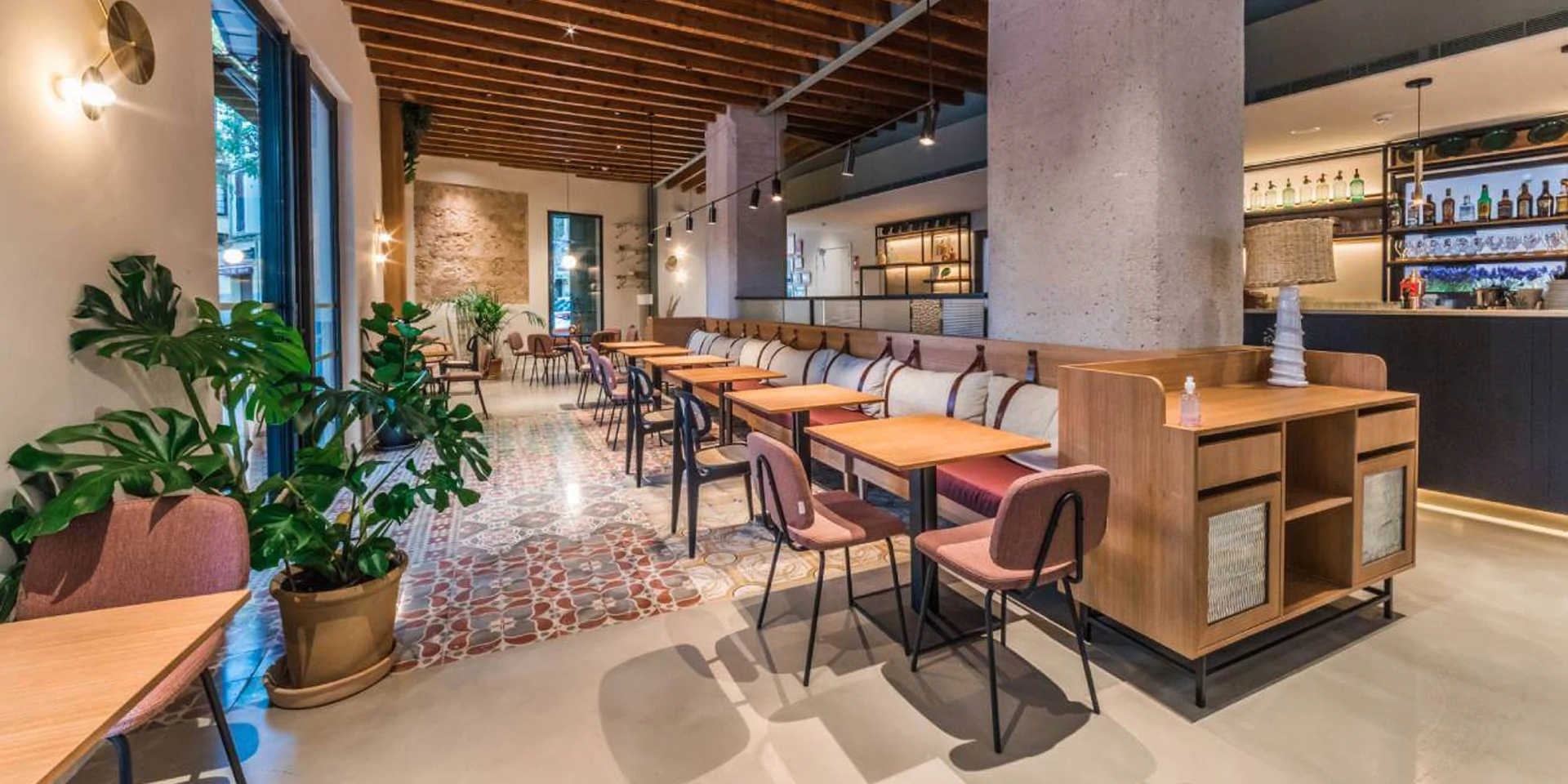 sillas para restaurante y hogar , proyecto contract hotel Nou Baleares