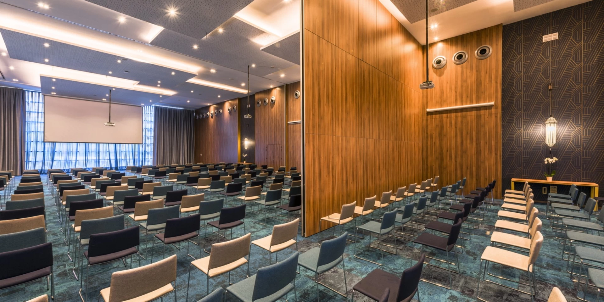 BARCEL� SALA DE CONVENCIONES