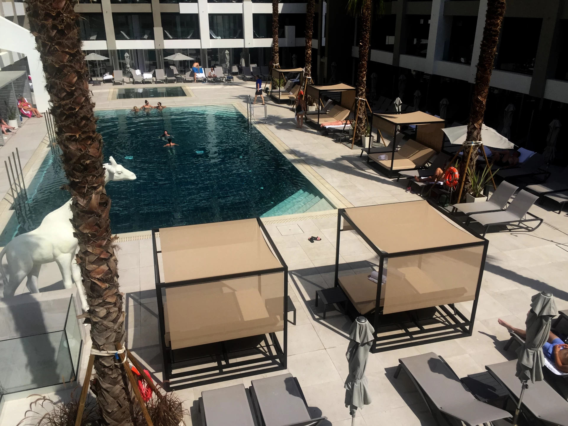Mel�a Inside Palma Bosque