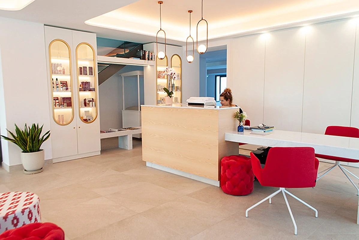 Som Dona Hotel